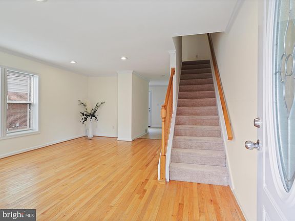 4th image of 2257 Sweetbriar Dr