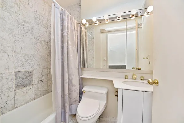 Rented by Keller Williams NYC | media 43