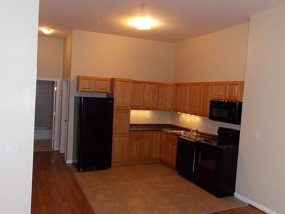 5th image of 229 N Howard St APT 201