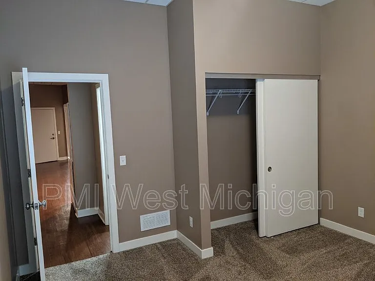 620 S Broadway St #4 — Photo 7