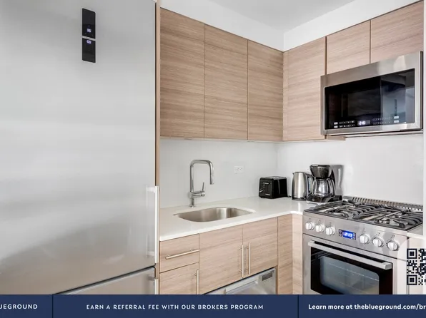 340 East 51st Street image 9 of 27