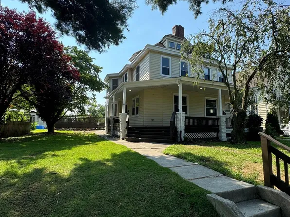 62 8th St, Salem, NJ 08079