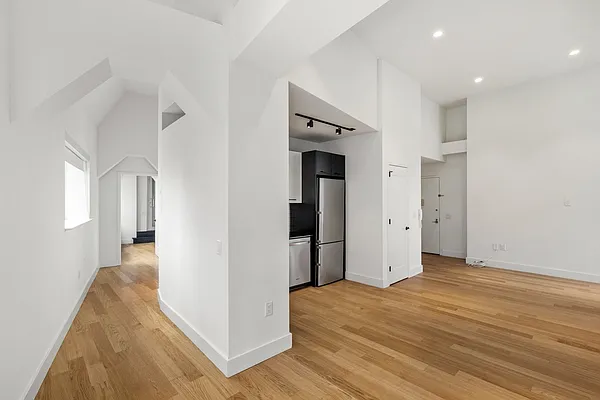 Rented by Pinnacle City Living | media 25