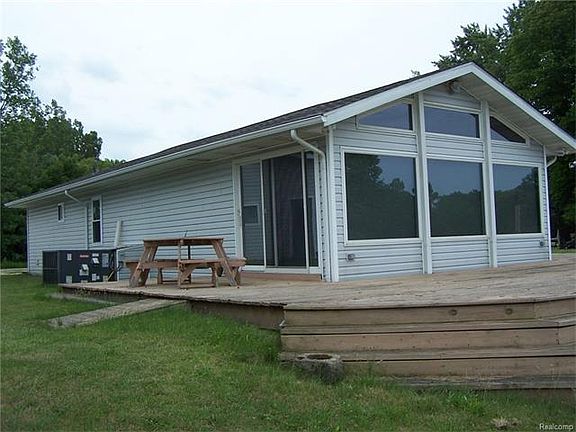 2nd image of 3679 Strawberry Ln