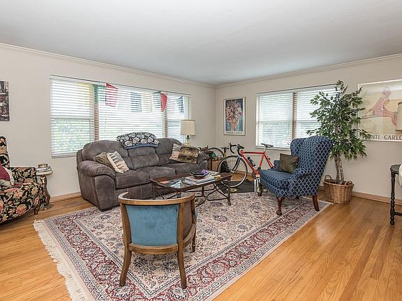 4th image of 8123 Whitburn Dr