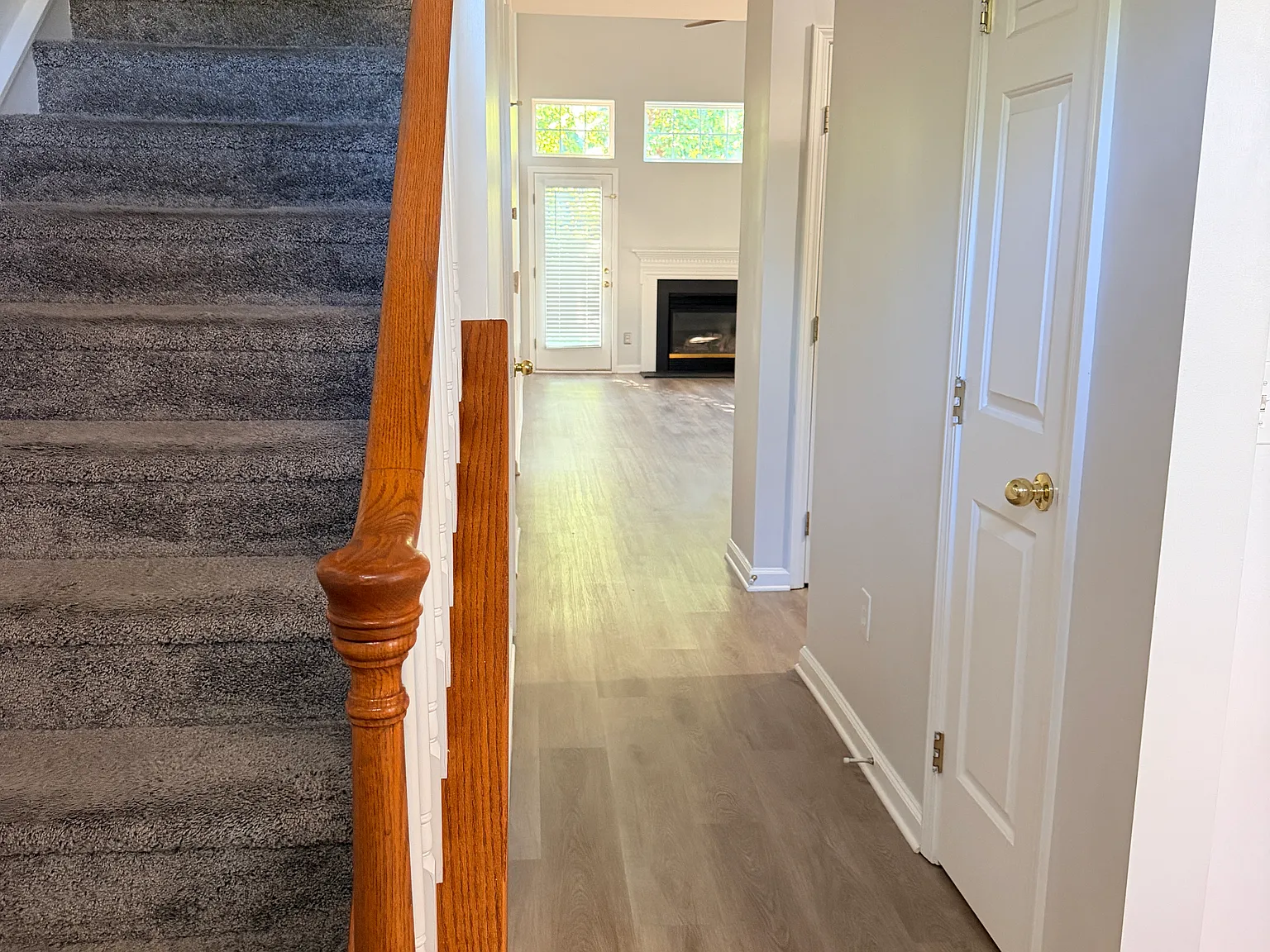 3 bed, 2.5 bath, 1984 sqft, $1,875 — Photo 4