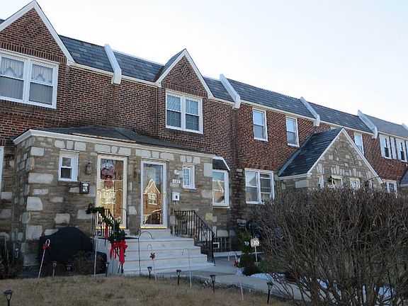 2nd image of 122 W Walnut Park Dr
