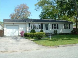52 Brookwood Rd, Warwick, RI 02889