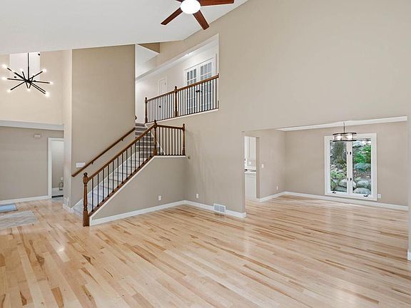 4th image of 4816 Kingsdale Dr