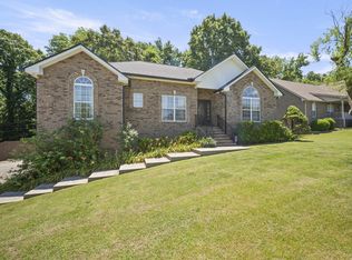 4092 Summit Dr, Greenbrier, TN 37073