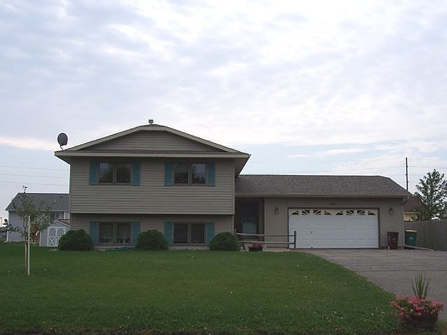 1st image of 821 Court St E
