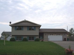 821 Court St E, Belle Plaine, MN 56011
