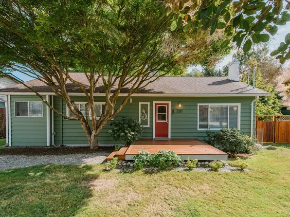 320 Cochrane Rd, Gibsons, BC V0N 1V8