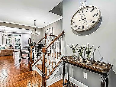 3rd image of 102 Hundred Oaks Ln