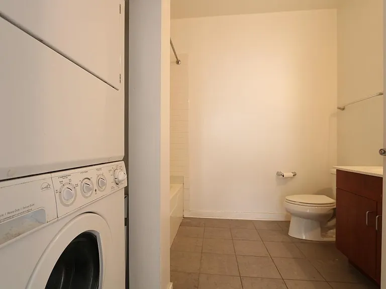 1029 S Lytle St #3 — Photo 6
