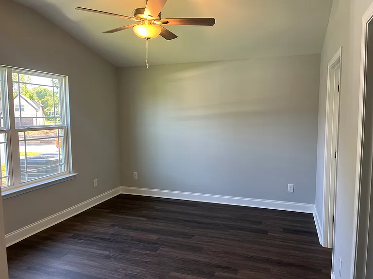 2114 Melanie Dr — Photo 12