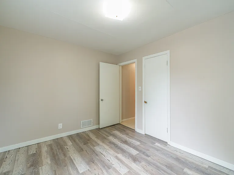 1713 1st Ave NE — Photo 9