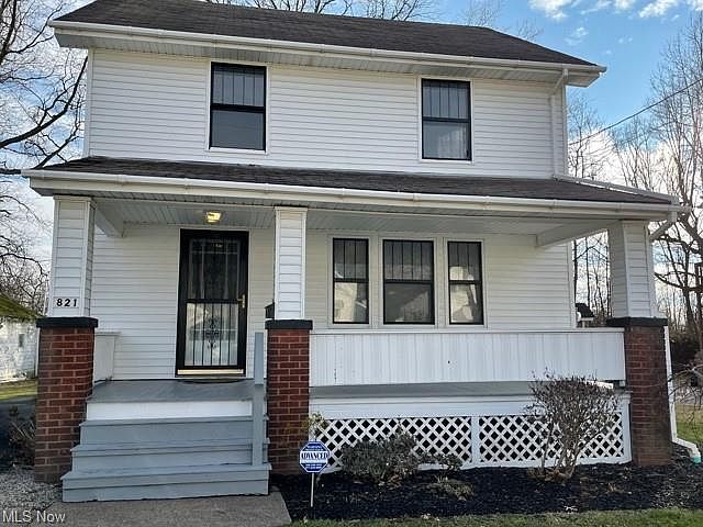 1st image of 821 W 23rd St