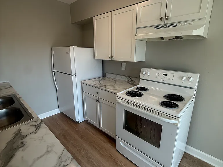 405 E Reed St #15 — Photo 3