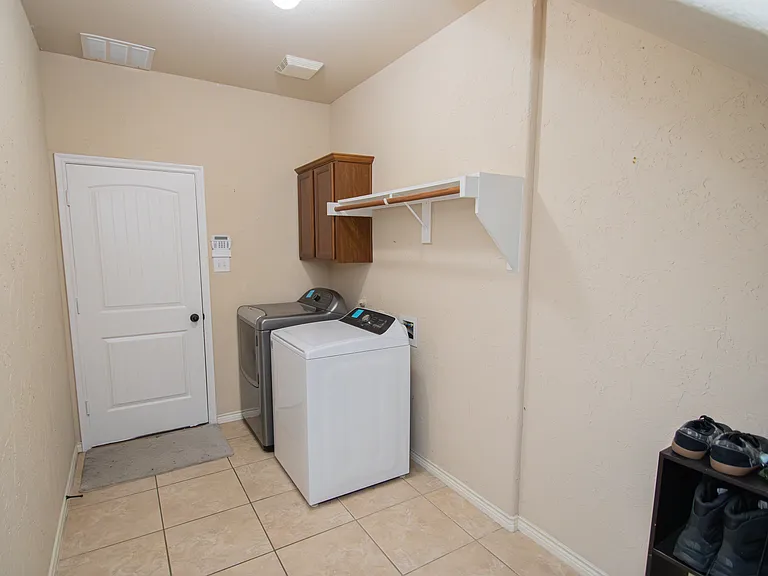 10017 Bell Rock Rd — Photo 20