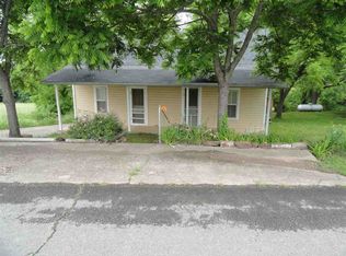 302 Canaan St, Marshall, AR 72650