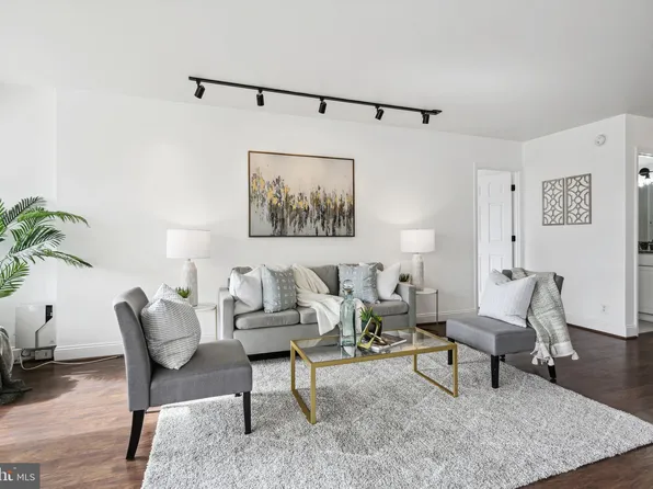 4515 Willard Ave APT 1108S, Chevy Chase, MD 20815