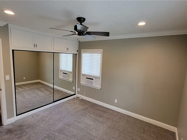 14107 Putnam St — Photo 11