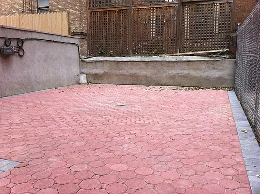 Rented by 4 Points Properties | media 22