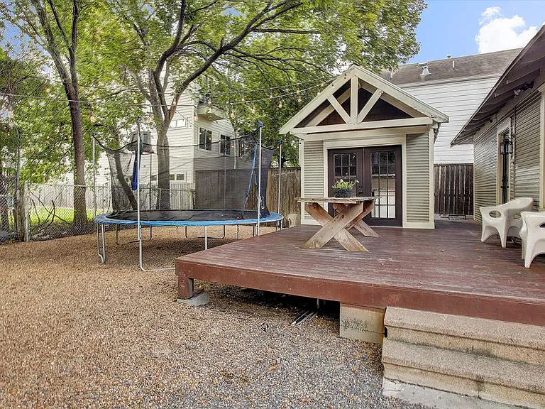 1111 Robin St — Photo 21