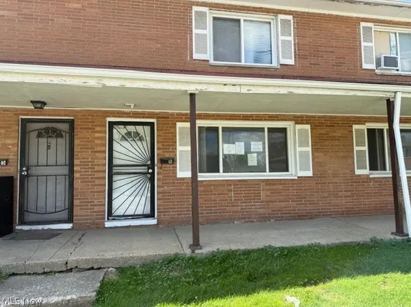 4906 Banbury Ct APT 6, Warrensville Heights, OH 44128