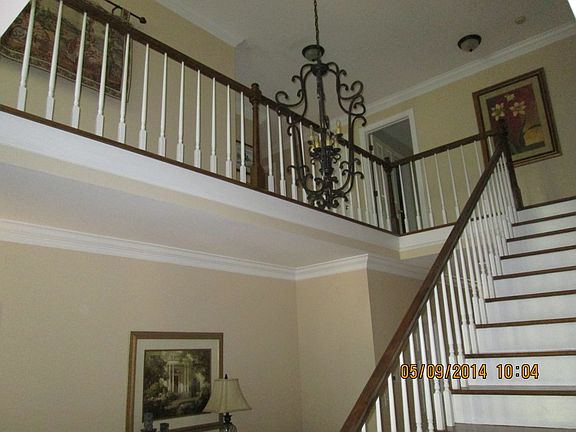 Staircase to all bedrooms 