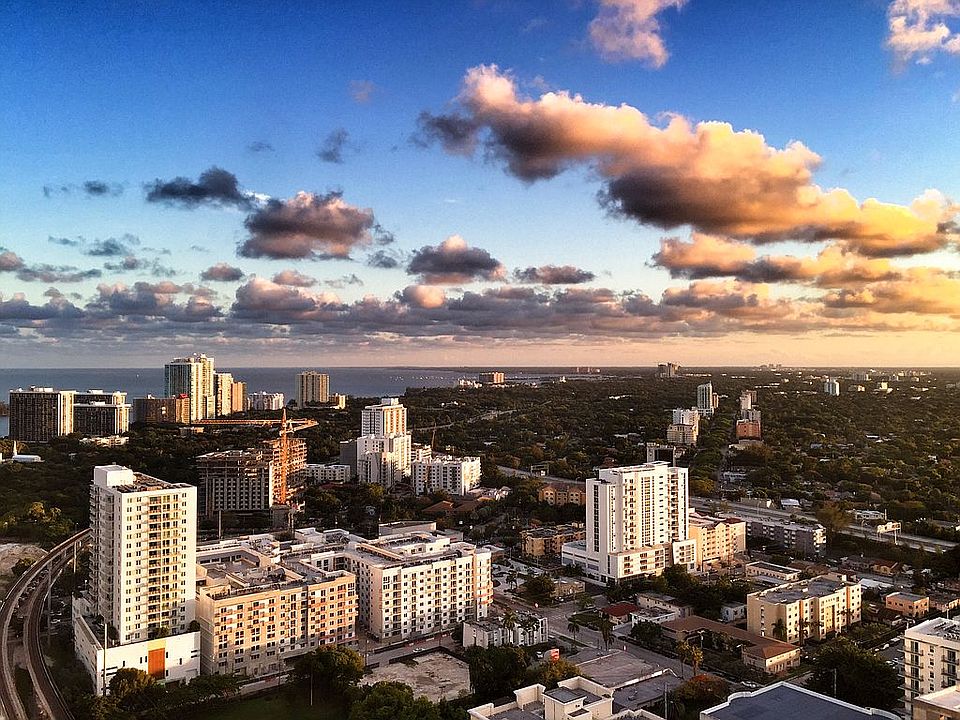 1st image of 999 SW 1st Ave Penthouse Uph04