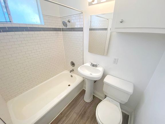 4th image of 128 S Normandie Ave APT C