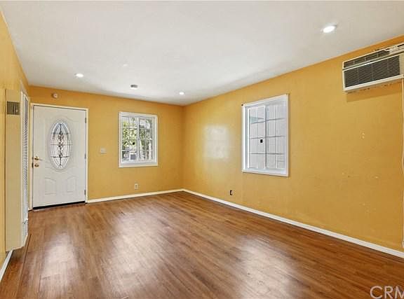 5th image of 248 S Sandalwood Ave