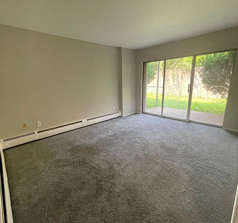 1st image of 259-279-B68 Oakville Ave #1