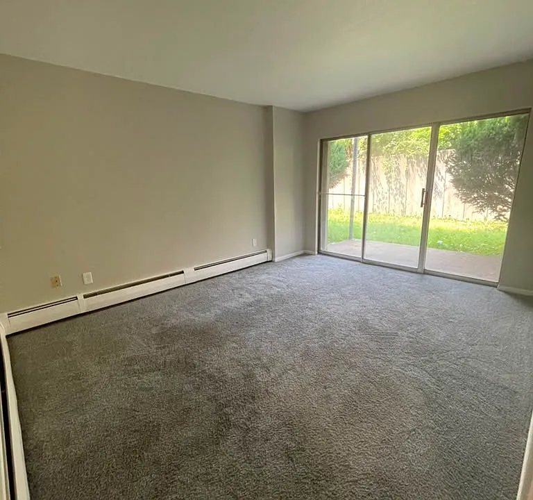259-279-B68 Oakville Ave #1