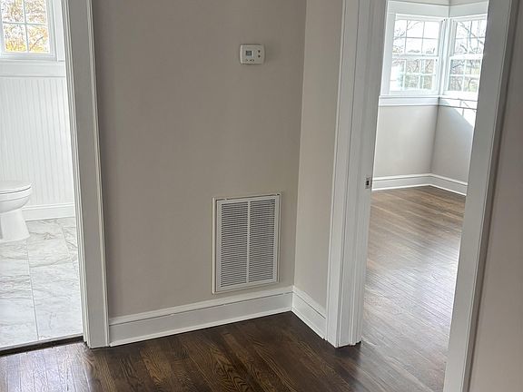 5th image of 109 Anderson Dr