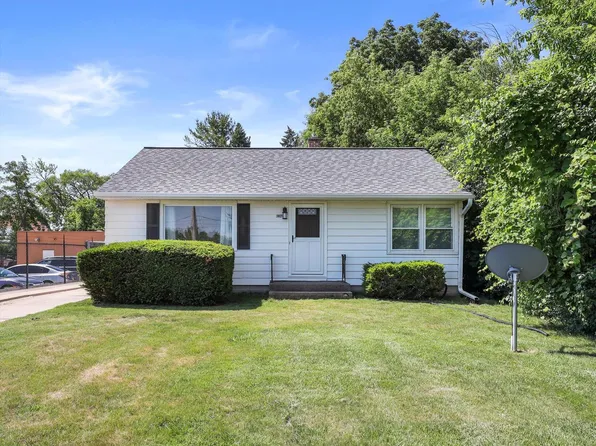 3825 West Calumet ROAD, Milwaukee, WI 53209