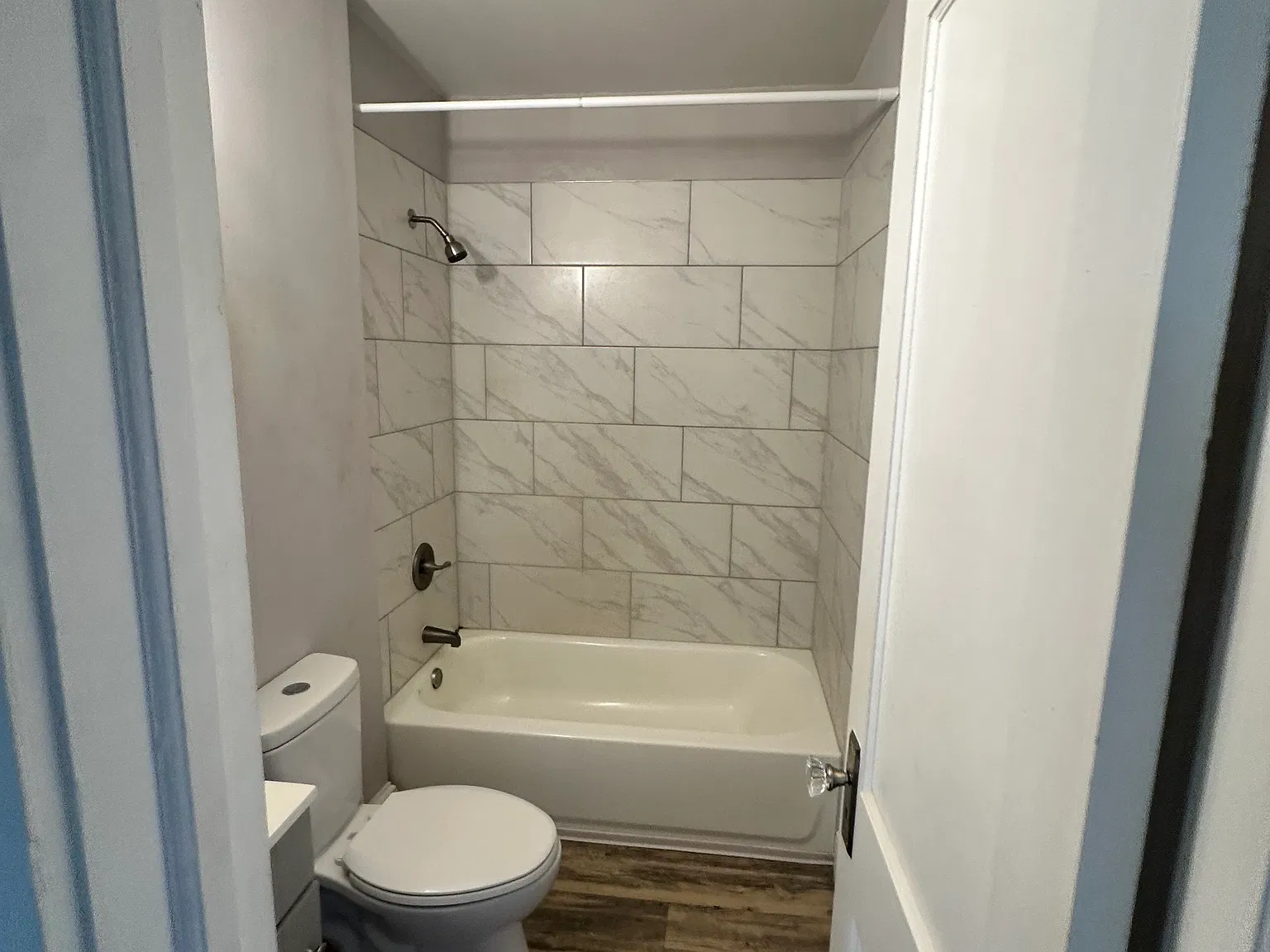 2 bed, 869 sqft, $1,200 — Photo 3