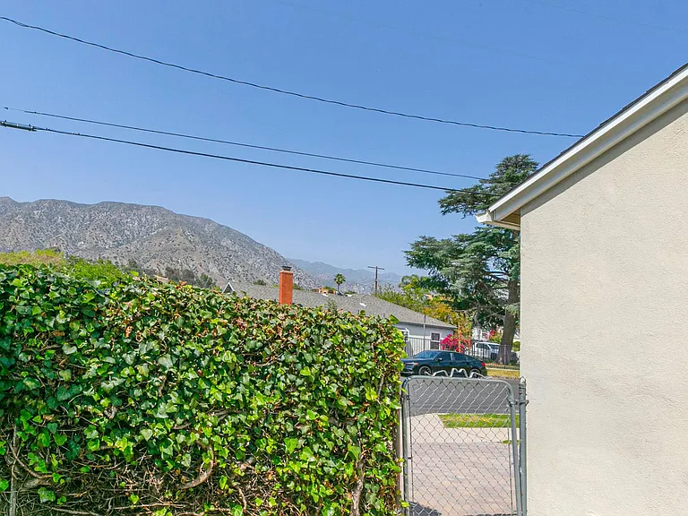 10929 Whitegate Ave — Photo 43