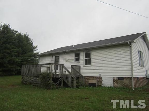 4th image of 900 Hillsboro St