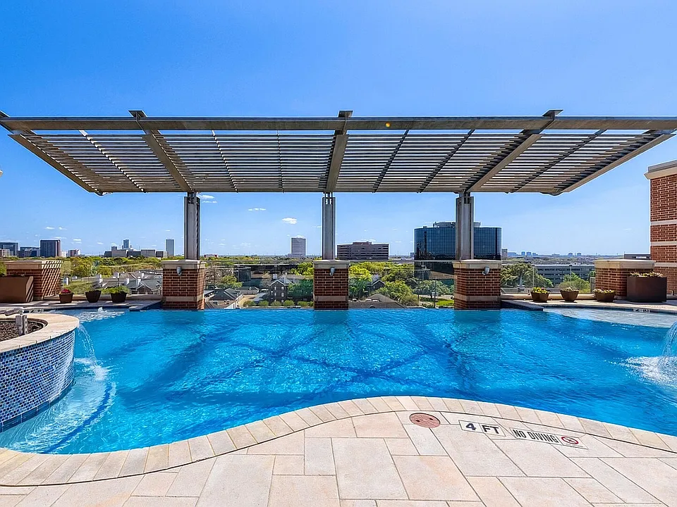 Infinity Rooftop Pool
