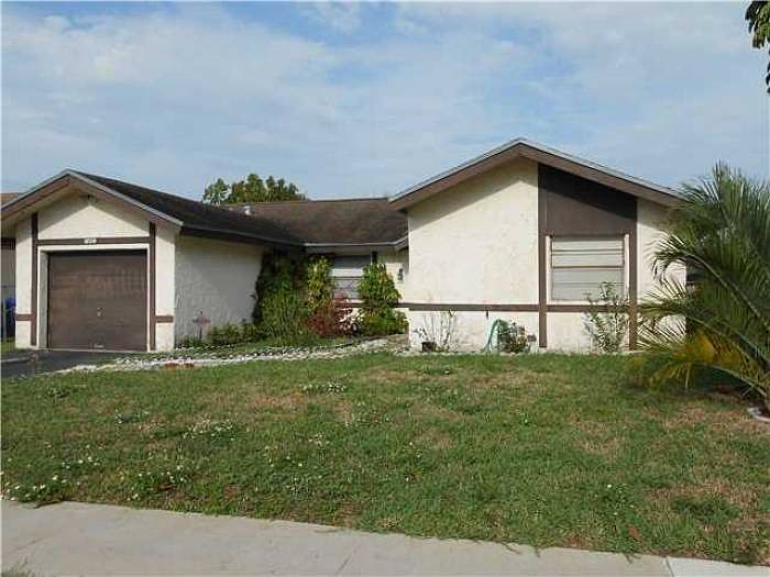 1st image of 1401 SW 82nd Ave