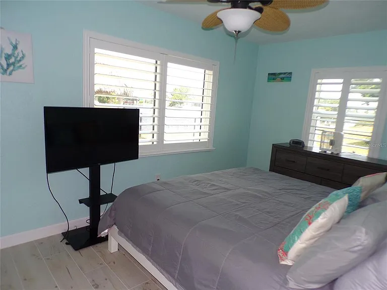 21088 Edgewater Dr — Photo 9
