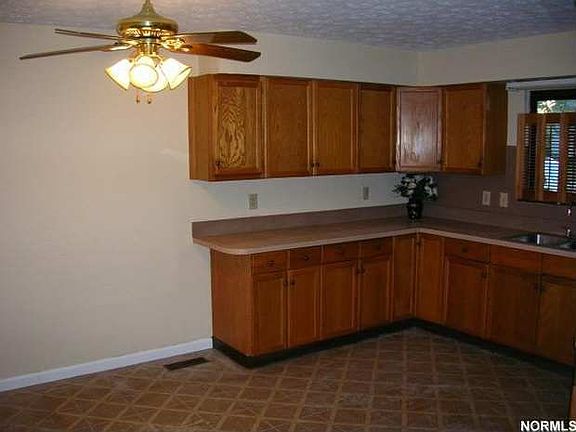 3rd image of 8363 Barton Dr