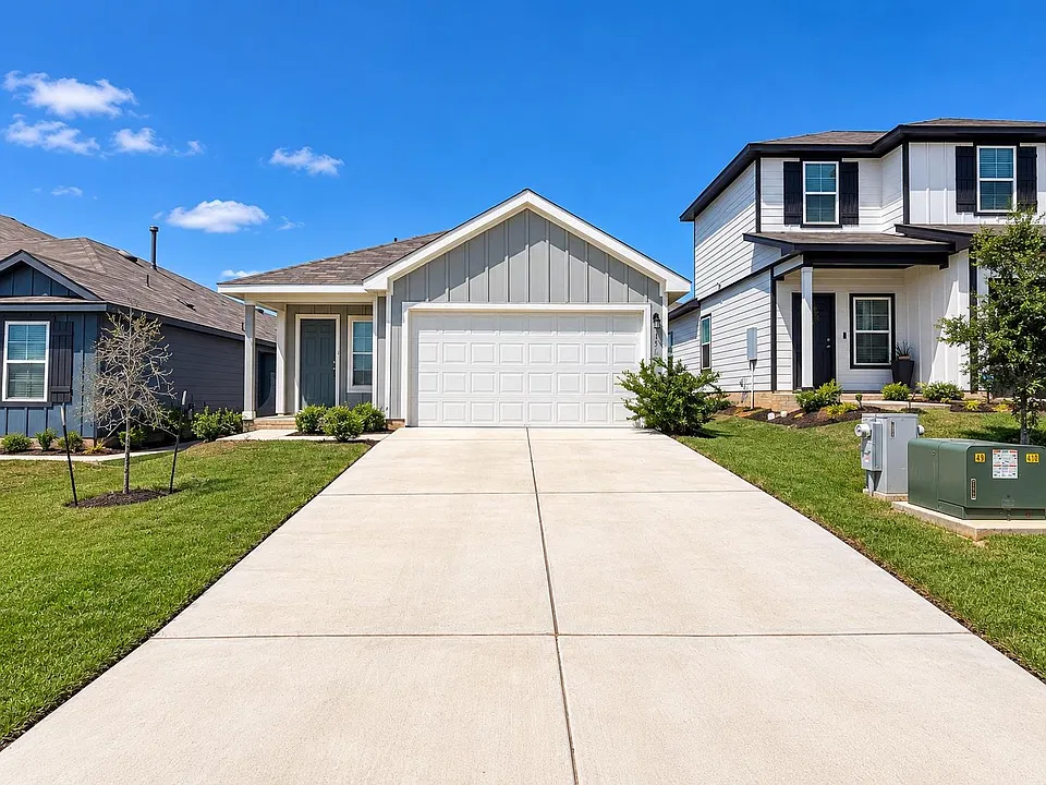 13606 Gunnison Grove Ave