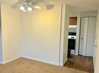 19 Old Carriage Rd APT 14, West Warwick, RI 02893