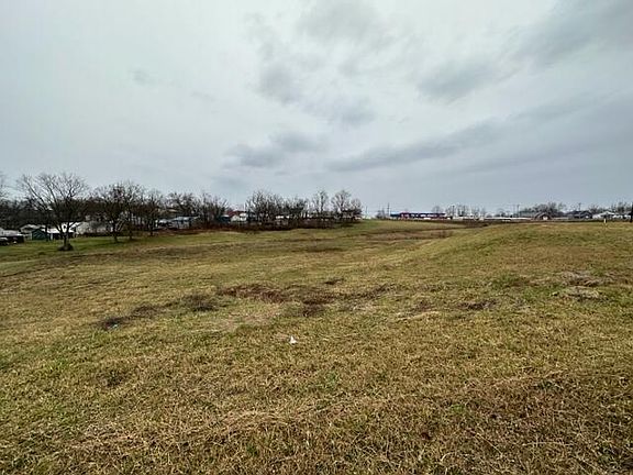 3rd image of 20 Farra Dr