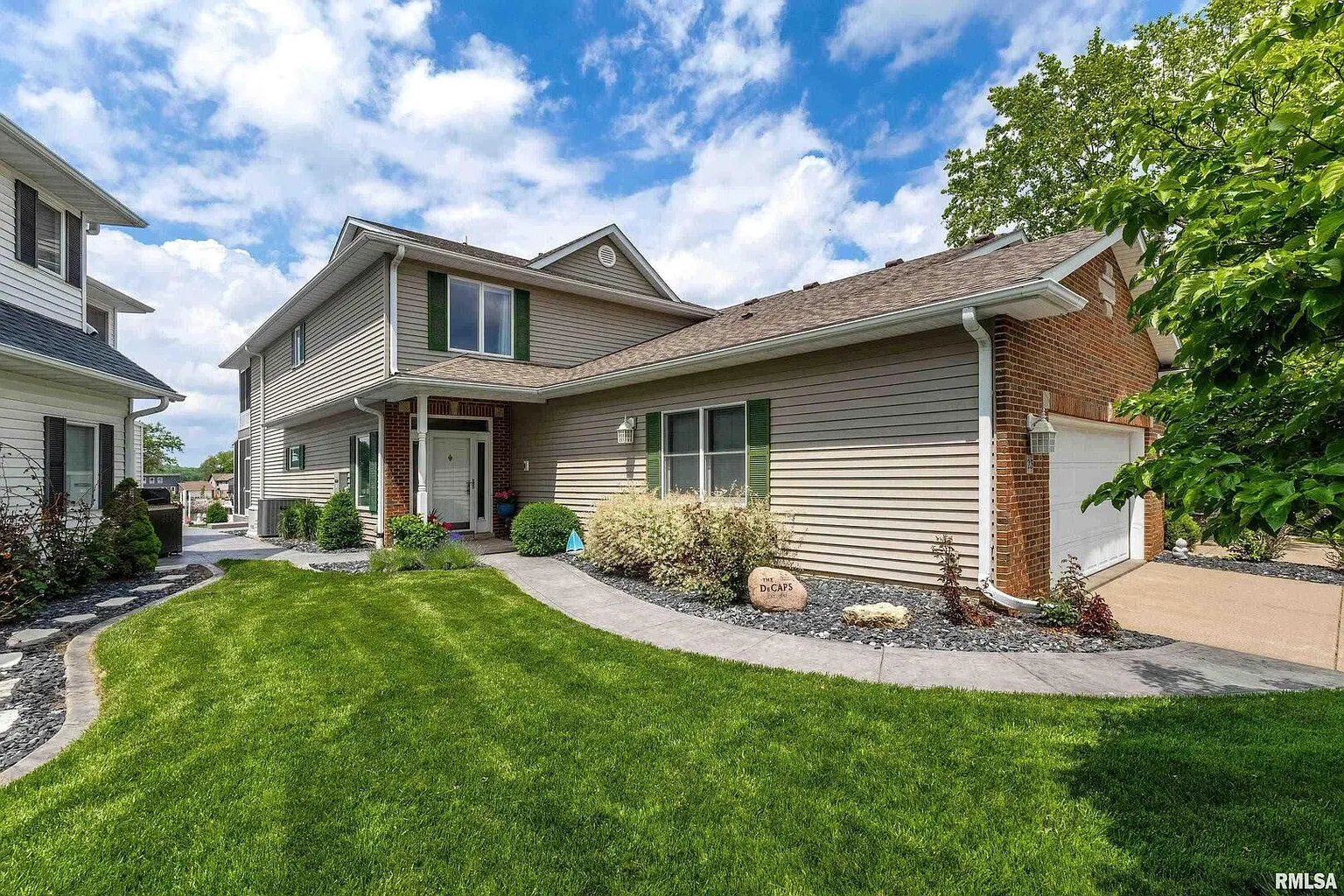 23 Villa Dr photo 1