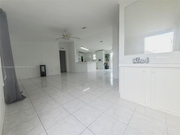 4th image of 220 NE 12th Ave Lot 95